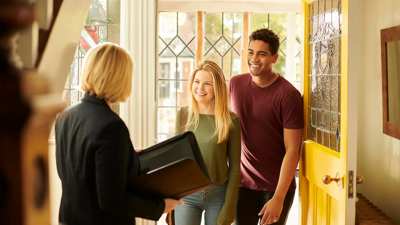 Negotiation Tactics for Sellers: Closing the Deal on Your Alexandria VA Home